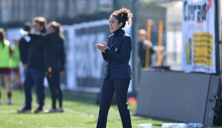 La coach Silvia Piccini, al secondo anno sulla panchina della Juventus Women Primavera (foto juventus.com)
