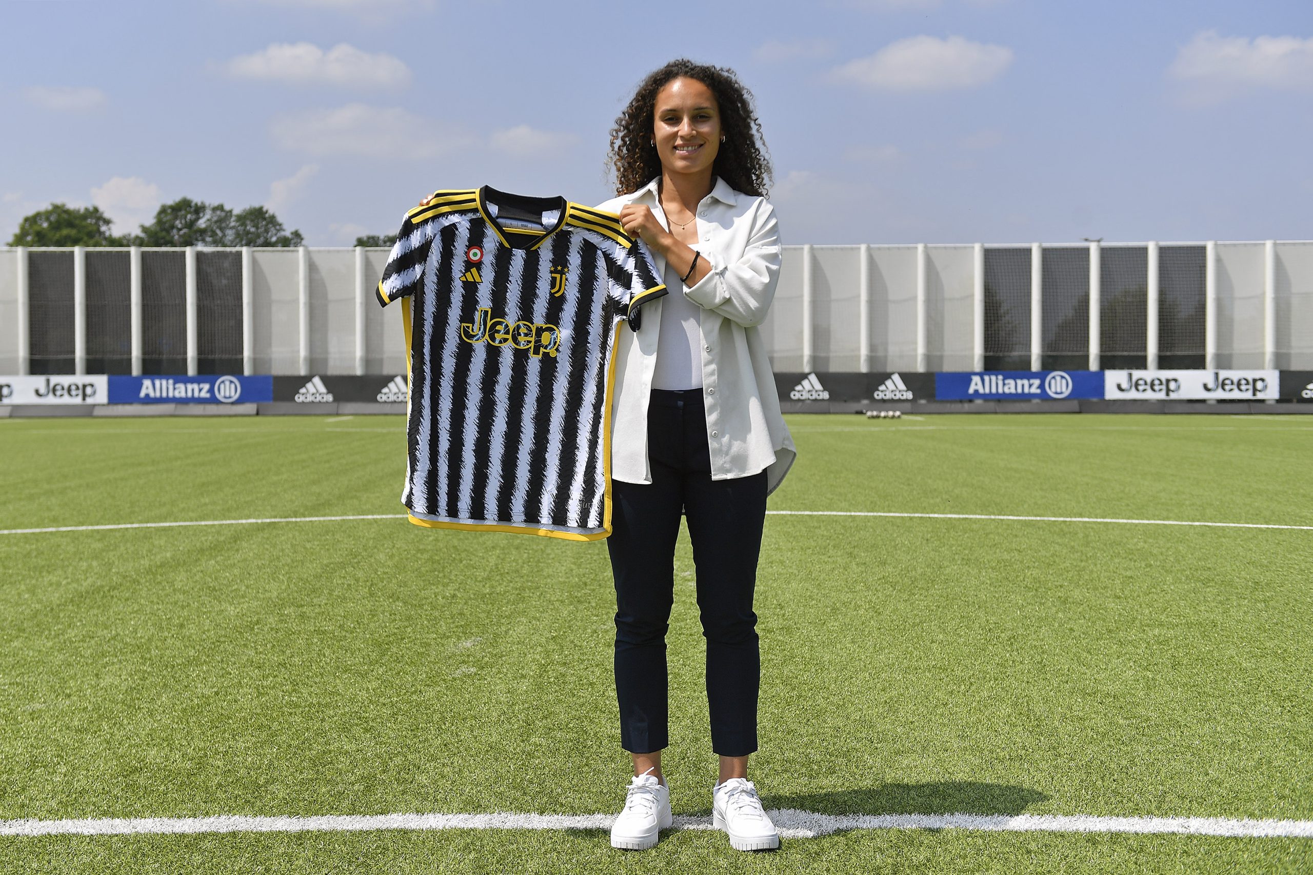 Ella Palis, il primo acquisto della Juventus Women (foto Twitter JuventusFCWomen)